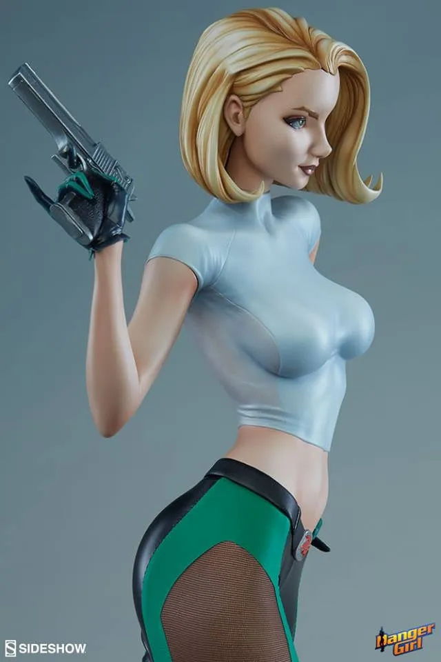 Sideshow Collectibles -Danger Girl : Abbey Chase Premium Format Statue